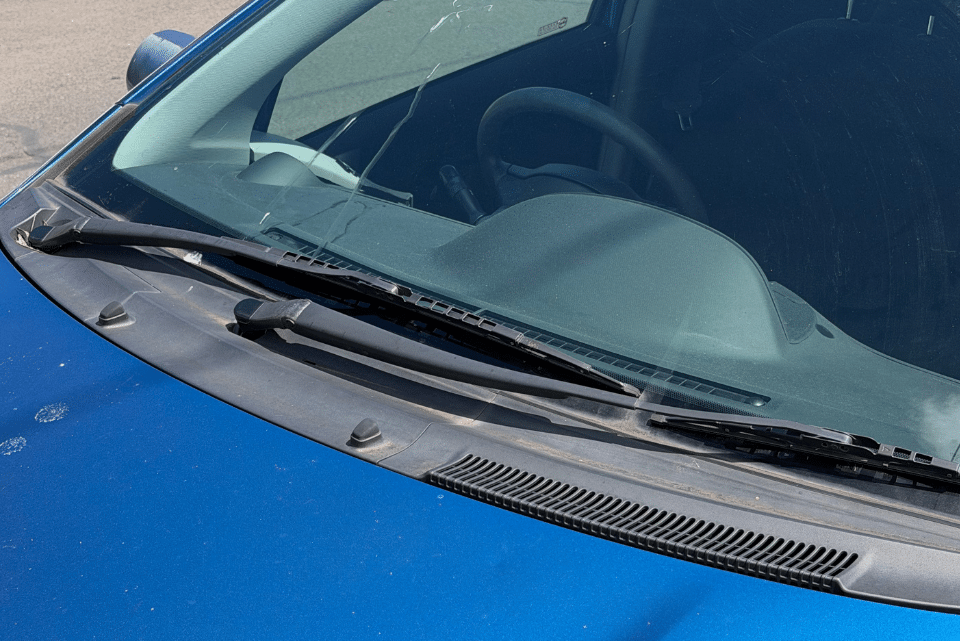 Wiper_Blades_vs_Refills:_Why_Upgrading_Your_Wipers_is_the_Smarter,_Long-Term_Choice